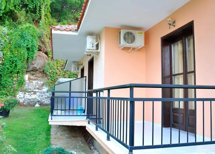 Maria Hotel *
